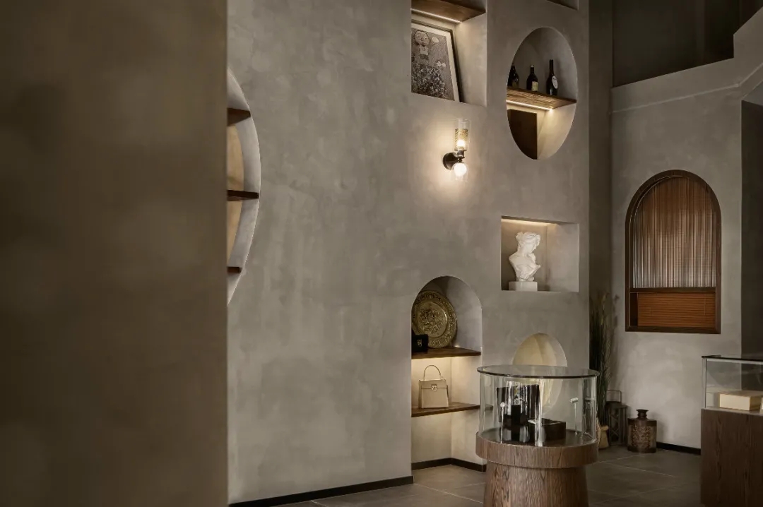 市面上的灰泥和的微水泥有什么區別？